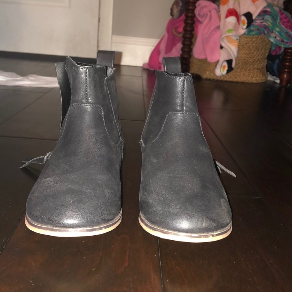 cat and jack size five black boots